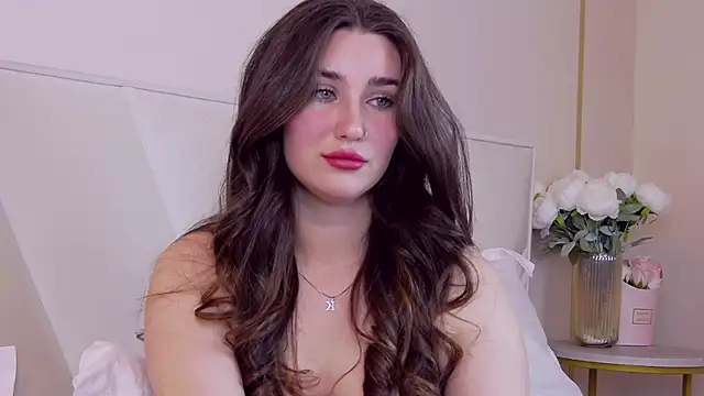 KiraBarlows online show from February 6, 10:53 pm