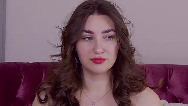 KiraBarlows online show from November 12, 8:41 pm