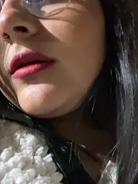 Snapshot of VanneCute1 chatting on January 19, 1:53 am VanneCute1 online show from January 19, 1:53 am