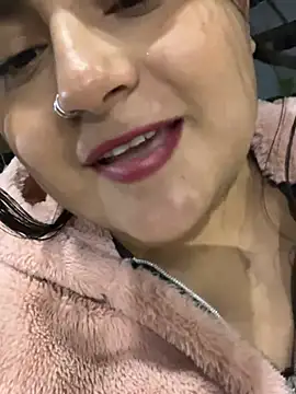 Snapshot of VanneCute1 chatting on January 22, 6:52 am VanneCute1 online show from January 22, 6:52 am