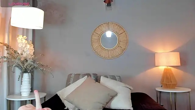 viviannehill hot online show from February 10, 11:23 pm