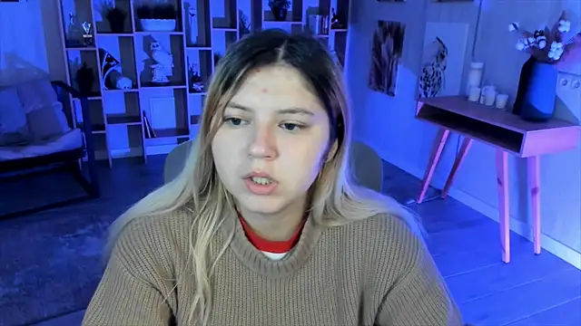 Snapshot of DiaAngell chatting on October 13, 7:14 pm DiaAngell online show from October 13, 7:14 pm