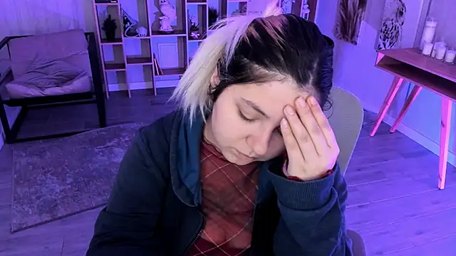 Snapshot of DiaAngell chatting on October 24, 8:27 pm DiaAngell online show from October 24, 8:27 pm