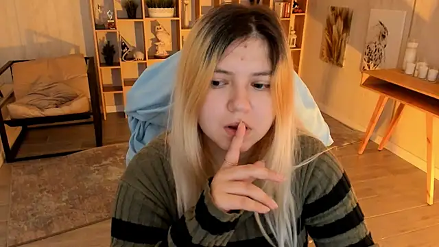 Snapshot of DiaAngell chatting on October 26, 12:16 am DiaAngell online show from October 26, 12:16 am