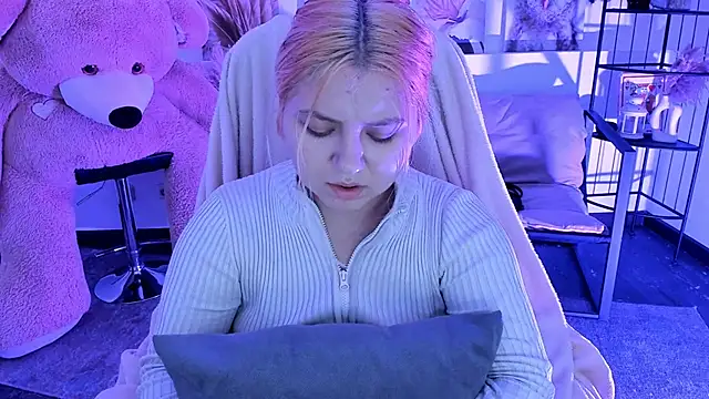 Snapshot of DiaAngell chatting on November 24, 6:51 pm DiaAngell online show from November 24, 6:51 pm