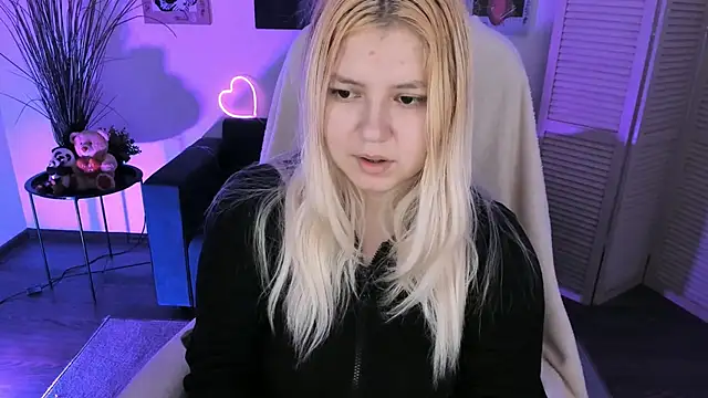 Snapshot of DiaAngell chatting on November 28, 7:49 pm DiaAngell online show from November 28, 7:49 pm