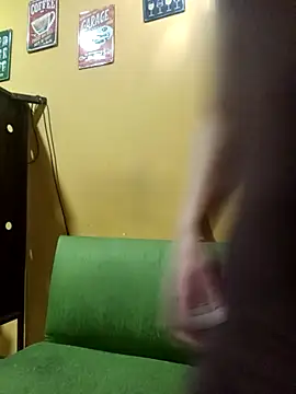 ilonna2025 online show from February 5, 9:50 pm