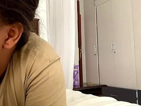 madell online show from March 3, 7:47 am