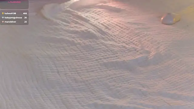 Snapshot of GiKarerra chatting on October 18, 8:26 am GiKarerra online show from October 18, 8:26 am