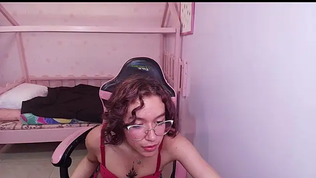 Snapshot of kassandra_ch_ chatting on January 22, 9:35 am kassandra ch online show from January 22, 9:35 am