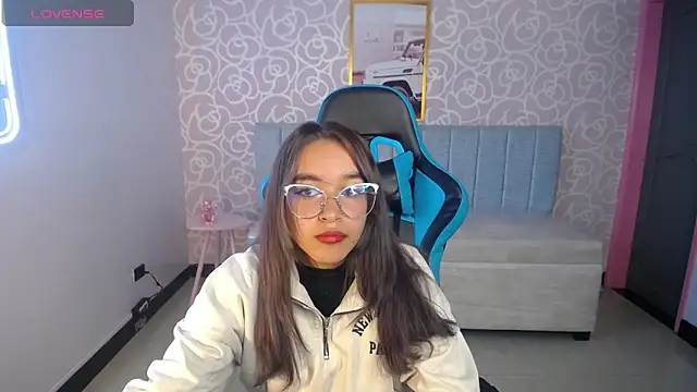 Snapshot of kassandra_ch_ chatting on January 27, 4:43 pm kassandra ch online show from January 27, 4:43 pm