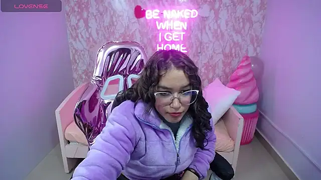 Snapshot of kassandra_ch_ chatting on February 2, 12:02 pm kassandra ch online show from February 2, 12:02 pm