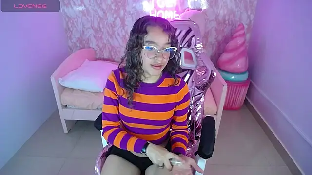 Snapshot of kassandra_ch_ chatting on February 7, 4:35 pm kassandra ch online show from February 7, 4:35 pm