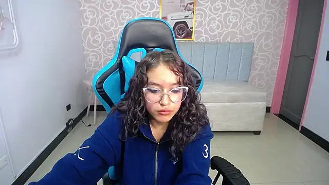 Snapshot of kassandra_ch_ chatting on February 14, 11:31 am kassandra ch online show from February 14, 11:31 am