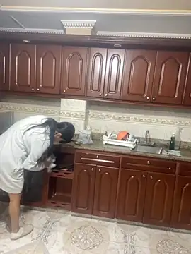 Lili  taylor online show from November 8, 5:40 am