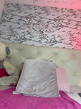 Lili  taylor online show from April 4, 7:22 pm