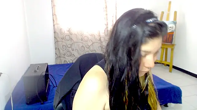 sharonnleon online show from October 6, 9:01 pm