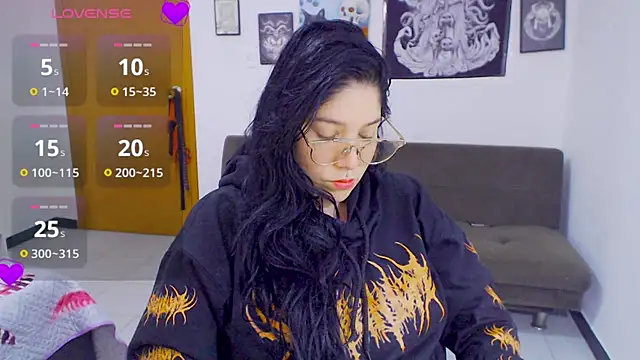 sharonnleon online show from February 24, 8:51 pm