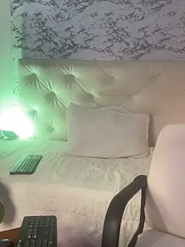 Snapshot of viktoria_davis_ chatting on January 31, 10:10 pm viktoria davis online show from January 31, 10:10 pm