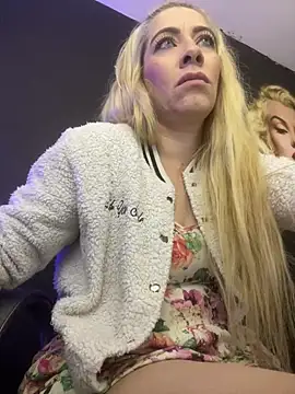 Snapshot of viktoria_davis_ chatting on October 25, 10:59 pm viktoria davis online show from October 25, 10:59 pm