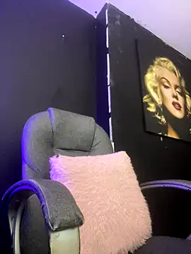 Snapshot of viktoria_davis_ chatting on October 30, 10:54 pm viktoria davis online show from October 30, 10:54 pm