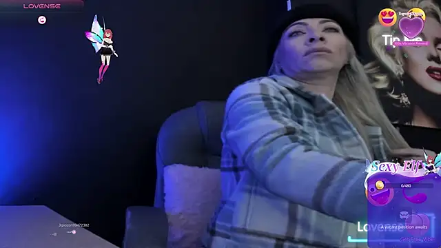 Snapshot of viktoria_davis_ chatting on December 17, 12:16 am viktoria davis online show from December 17, 12:16 am