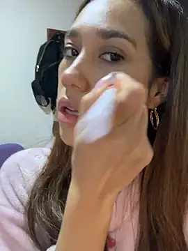 Snapshot of zoe_storm chatting on January 27, 12:22 am zoe storm online show from January 27, 12:22 am