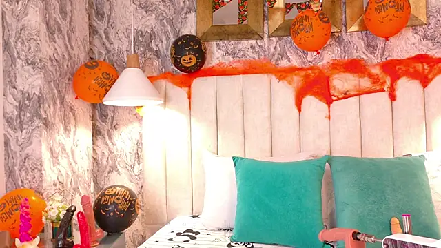 Snapshot of Pocahontas_BGB chatting on October 24, 8:27 pm Pocahontas BGB online show from October 24, 8:27 pm