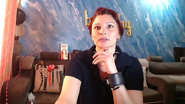 Snapshot of sachaclinford chatting on November 1, 5:59 pm sachaclinford online show from November 1, 5:59 pm