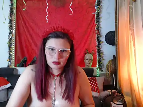 Snapshot of sachaclinford chatting on December 2, 5:52 pm sachaclinford online show from December 2, 5:52 pm