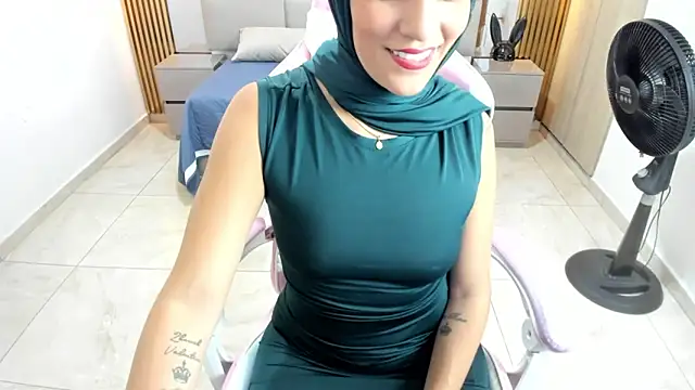 Zulema hamdi online show from February 14, 3:47 pm