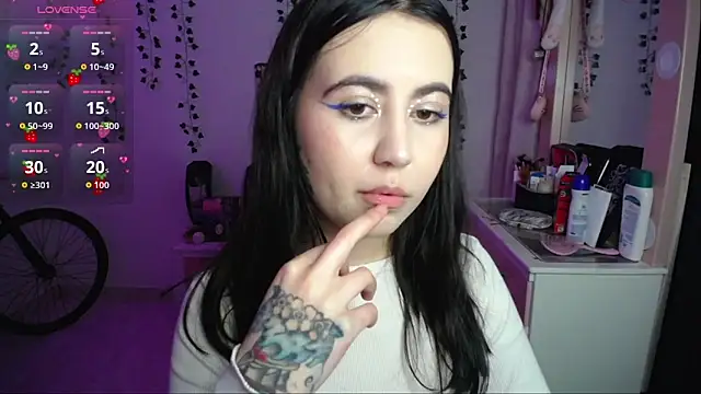 Snapshot of _codeline chatting on December 1, 5:23 am codeline online show from December 1, 5:23 am