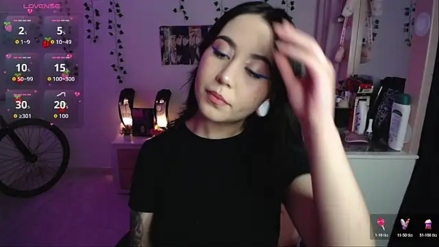 Snapshot of _codeline chatting on December 5, 4:32 am codeline online show from December 5, 4:32 am