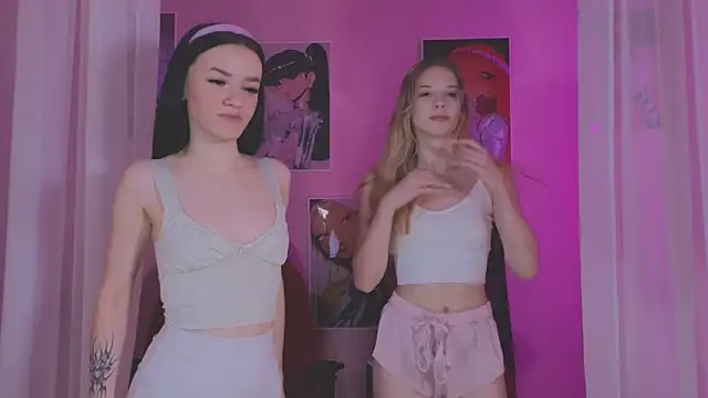 Snapshot of katt__y chatting on February 23, 3:29 pm katt y online show from February 23, 3:29 pm