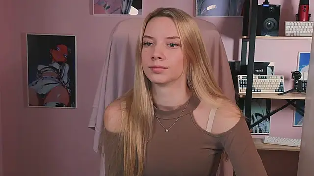 Snapshot of katt__y chatting on October 28, 5:00 am katt y online show from October 28, 5:00 am