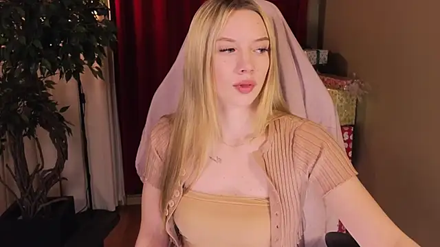 Snapshot of katt__y chatting on December 4, 5:06 am katt y online show from December 4, 5:06 am