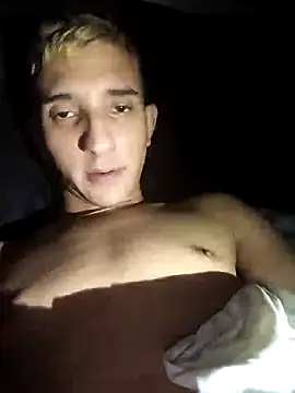 Snapshot of manu_stiv chatting on March 12, 3:13 am manu stiv online show from March 12, 3:13 am