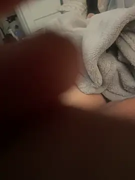 Snapshot of biggzee6 chatting on February 8, 9:46 am biggzee6 online show from February 8, 9:46 am