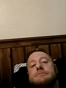 Snapshot of biggzee6 chatting on September 9, 5:18 am biggzee6 online show from September 9, 5:18 am