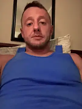 Snapshot of biggzee6 chatting on October 11, 5:17 am biggzee6 online show from October 11, 5:17 am