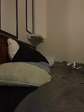 Snapshot of biggzee6 chatting on October 14, 9:54 am biggzee6 online show from October 14, 9:54 am