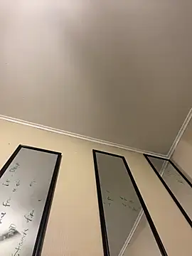 Snapshot of biggzee6 chatting on October 18, 7:03 pm biggzee6 online show from October 18, 7:03 pm