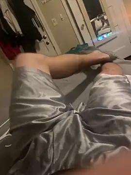 Snapshot of biggzee6 chatting on November 7, 6:35 am biggzee6 online show from November 7, 6:35 am