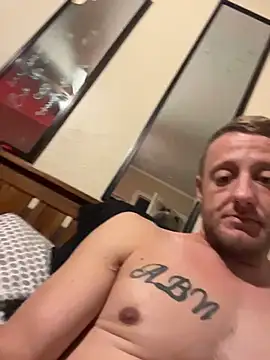 Snapshot of biggzee6 chatting on November 18, 4:50 am biggzee6 online show from November 18, 4:50 am