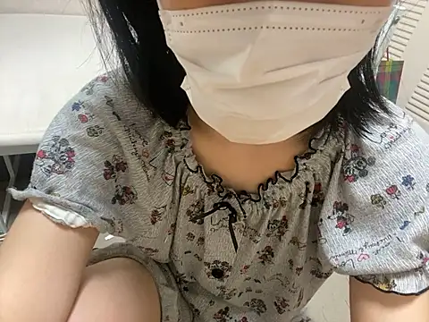 Snapshot of riri_riri_jp chatting on September 10, 11:43 am riri riri jp online show from September 10, 11:43 am