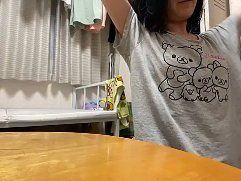 Snapshot of riri_riri_jp chatting on September 22, 11:56 am riri riri jp online show from September 22, 11:56 am