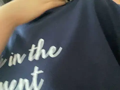 Snapshot of riri_riri_jp chatting on September 28, 5:35 am riri riri jp online show from September 28, 5:35 am