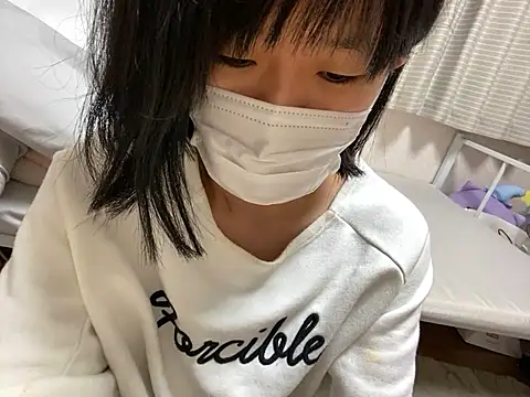 Snapshot of riri_riri_jp chatting on October 15, 10:04 am riri riri jp online show from October 15, 10:04 am