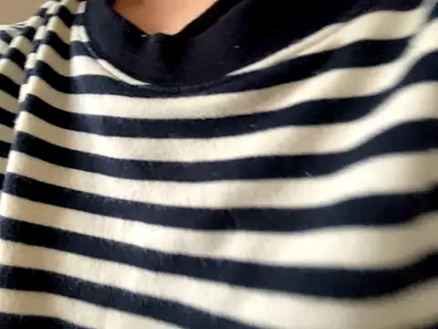 Snapshot of riri_riri_jp chatting on November 16, 2:50 am riri riri jp online show from November 16, 2:50 am