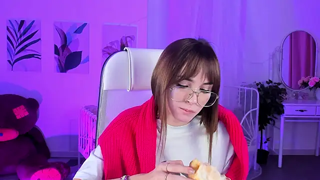 Snapshot of DakotaaJohnnson chatting on January 30, 2:36 pm DakotaaJohnnson online show from January 30, 2:36 pm